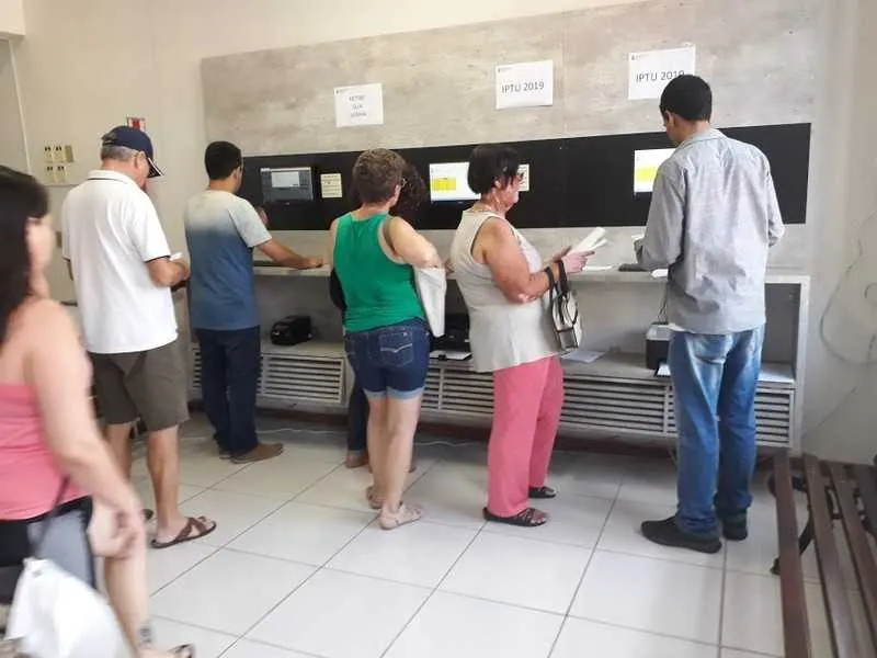 A Secretaria de Fazenda fica na Rua Major Belegard, 395, no Centro de Cabo Frio e o atendimento é de segunda a sexta, das 8h30 às 17h
