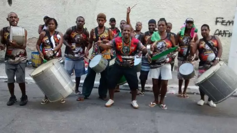 A diretoria da Acadêmicos de Niterói trabalho forte para desfile inaugural na Rua da Conceição   