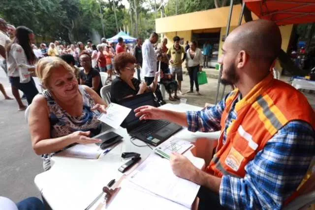  Houve oficinas de artesanato, intervenção circense e poética, entre outras atividades no horto
