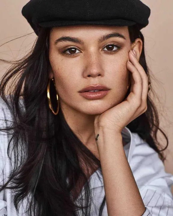 A bombshell está na revista americana Sports Illustrated