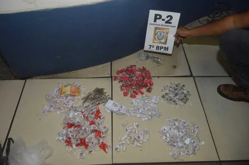Jovem estava com cocaína, maconha e haxixe