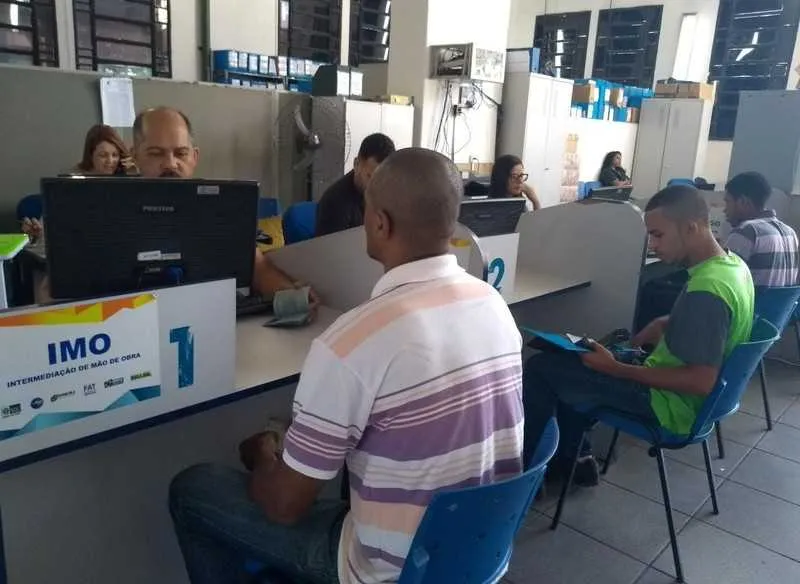 Salários podem chegar a R$ 5 mil