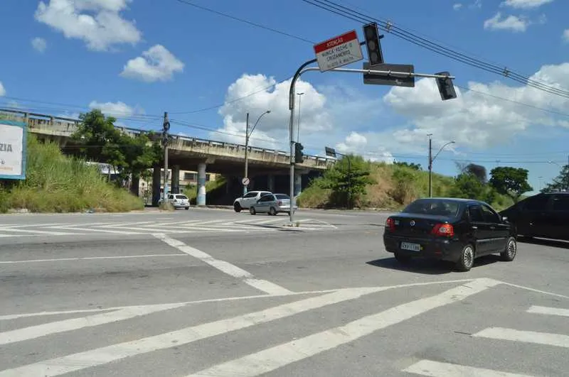 Imagem ilustrativa da imagem Falta de sinalização atrapalha a vida de motoristas em São Gonçalo