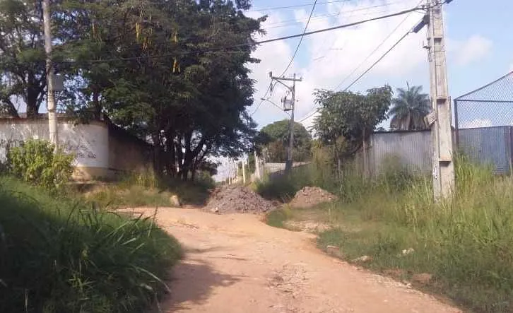Criminosos utilizam todos os tipos de objetos nas barricadas