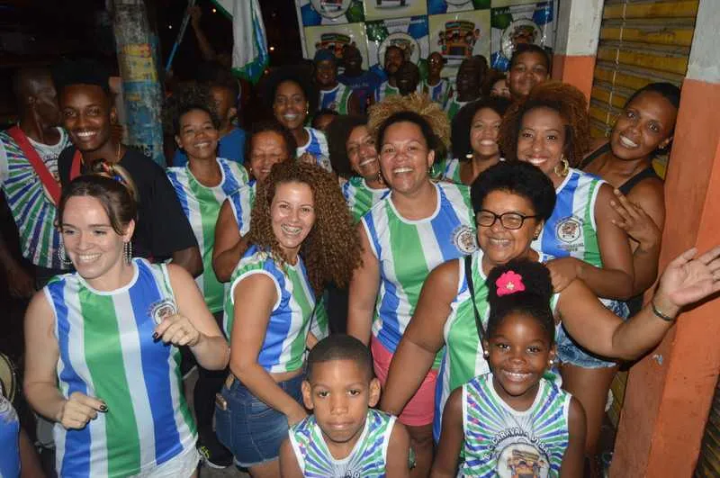>> Os componentes da ‘Caravana’ já se preparam para o dia de folia, no domingo de Carnaval