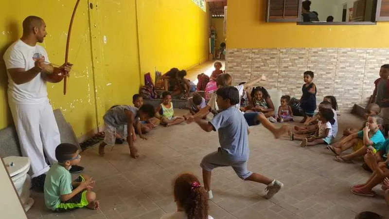 Projeto chega a SG, oferecendo aulas de capoeira, além de palestras sobre os malefícios das drogas