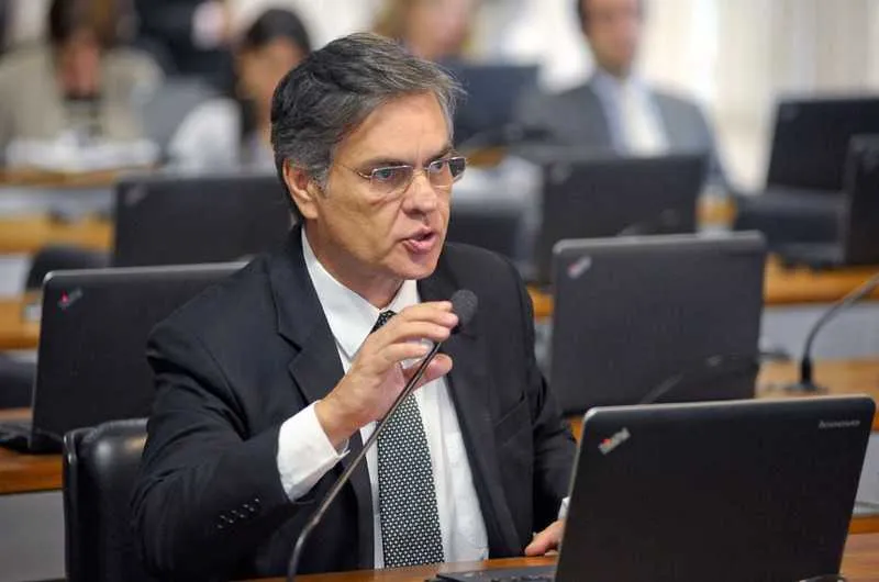Cássio Cunha Lima acredita que a medida reduzirá assaltos