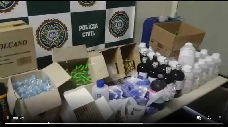 Drogas foram apreendidas pelos policiais