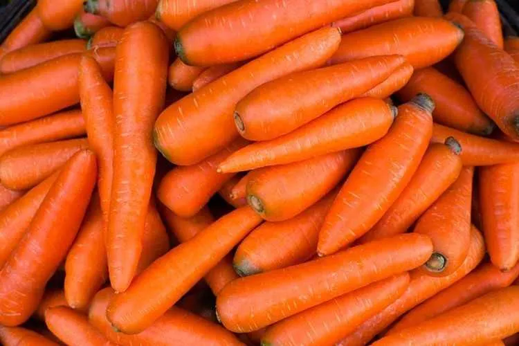A cenoura é o item que mais se destacou: está 13% mais barata