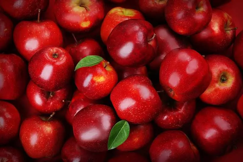 O produto que teve maior desconto na semana foi a maçã