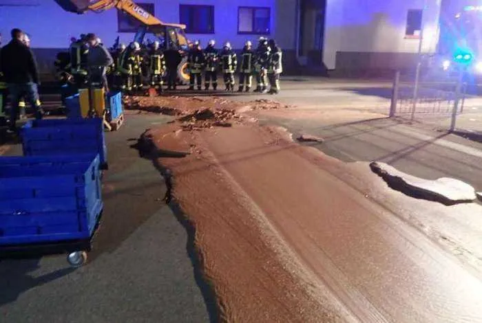 Doce escapou de tanque de armazenamento de uma fábrica