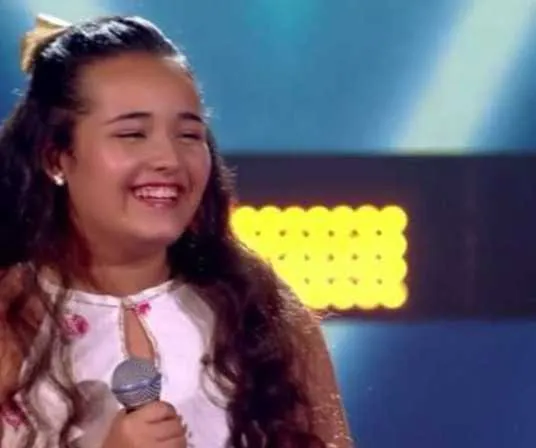 Cantora mirim foi aprovada na etapa de audições às cegas e ficou no ‘time’ de Carlinhos Brown