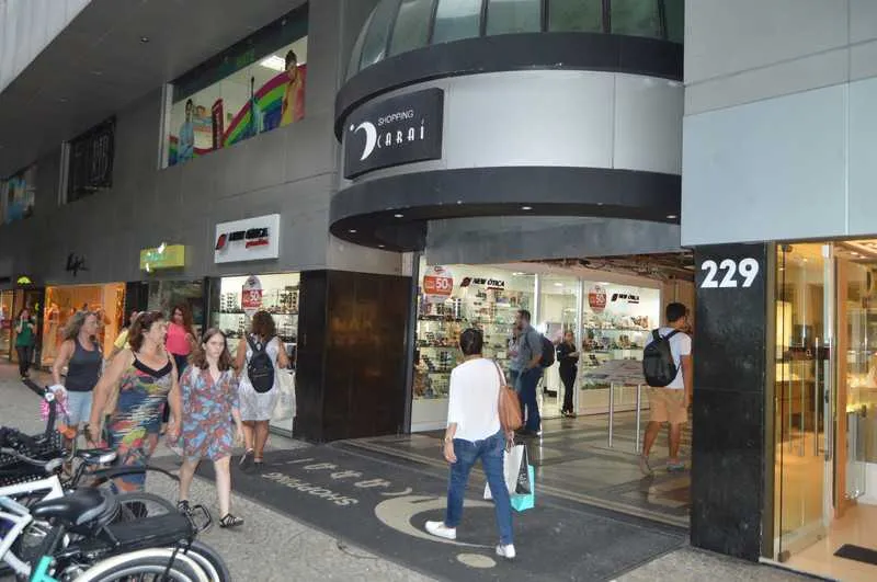 Pelo menos sete criminosos participaram de assalto ao bar