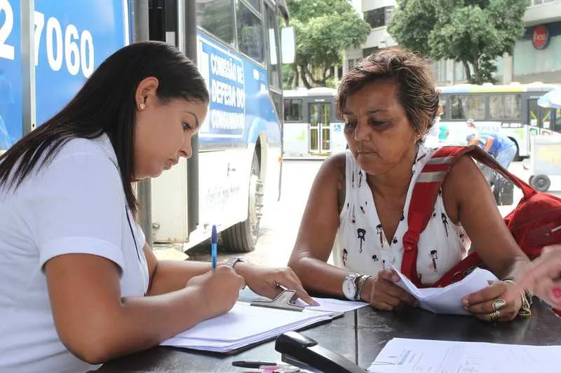 Empresas terão representantes nas tendas e no ônibus, que atenderão no local das 9h às 17h