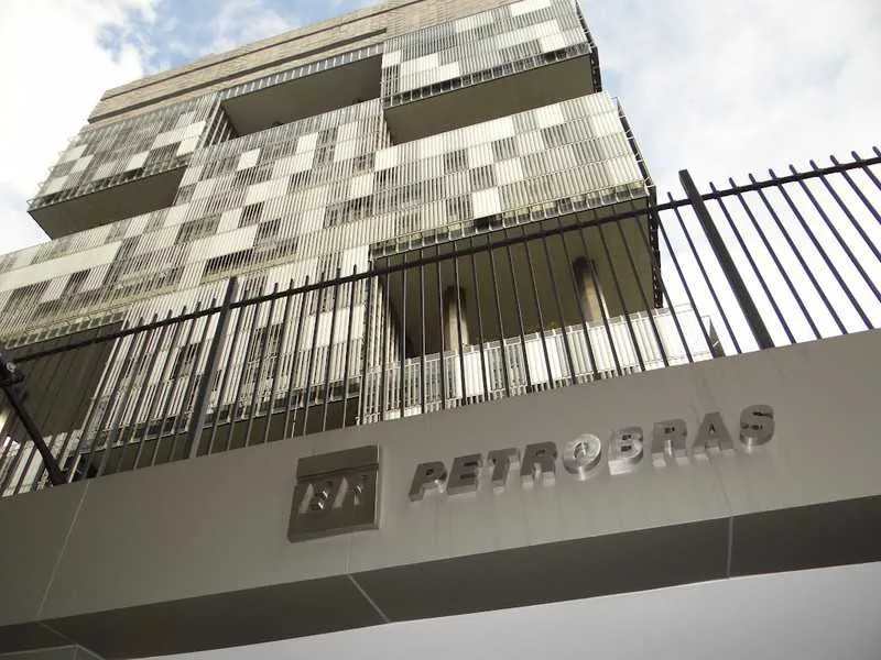 Imagem ilustrativa da imagem Petrobras e Transpetro oferecem 267 vagas em concursos públicos