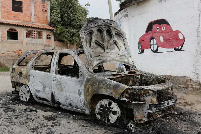 Corpo carbonizado é encontrado no Jóquei