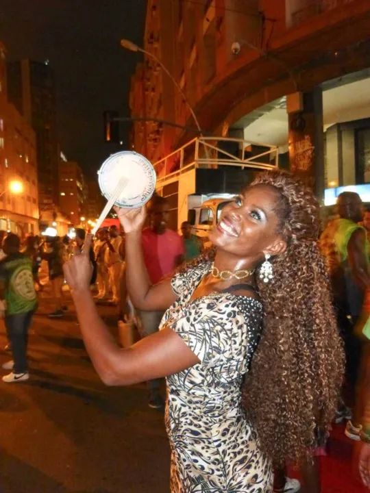 A rainha de bateria estará presente no ensaio