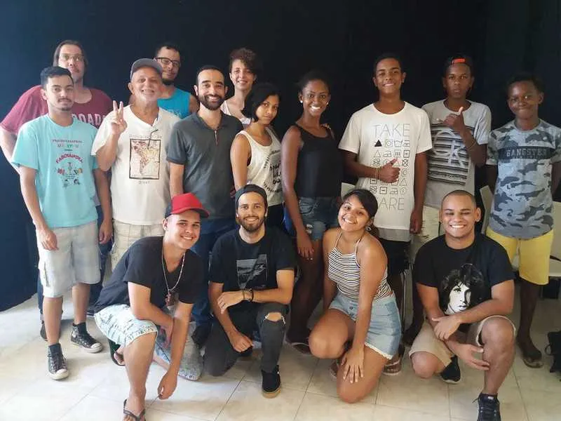 Coletivo Ponte Cultural funciona no bairro Apolo II, em Itaboraí