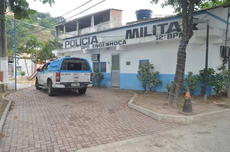 Os policiais do Batalhão de Niterói intensificaram as rondas no local, mas segundo os moradores, os tiroteios voltaram a ocorrer