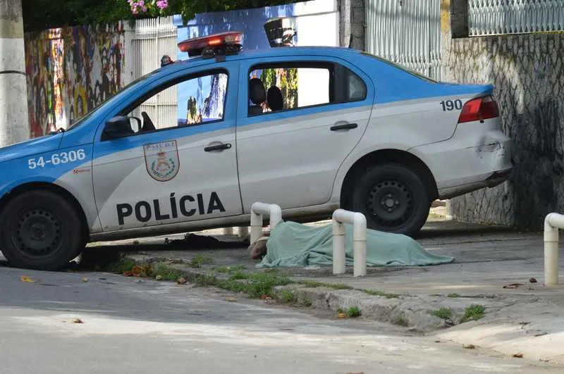 
>> Moradores do bairro demonstraram indignação com o caso