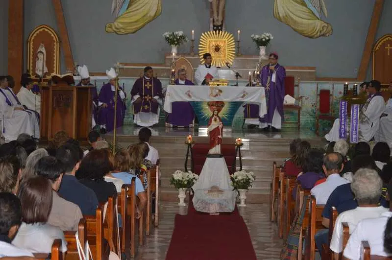 Missa de corpo presente celebrada às 15h no Mutuá teve igreja lotada