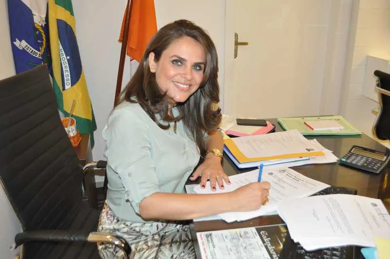 Imagem ilustrativa da imagem MP exige que dinheiro gasto em licitações irregulares seja devolvido aos cofres públicos de Iguaba Grande