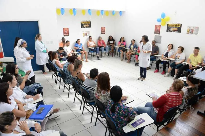 Grupo de fumantes é acompanhado por médicos, psicólogos, dentistas e até fonoaudiólogos
