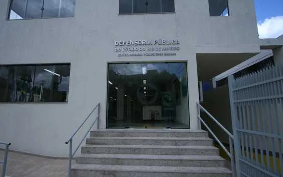 São oferecidas 27 vagas para cargos de nível médio e superior