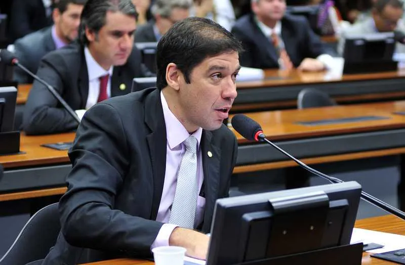 Imagem ilustrativa da imagem Projeto de lei prevê o fim de aluguel de máquina de cartão no comércio