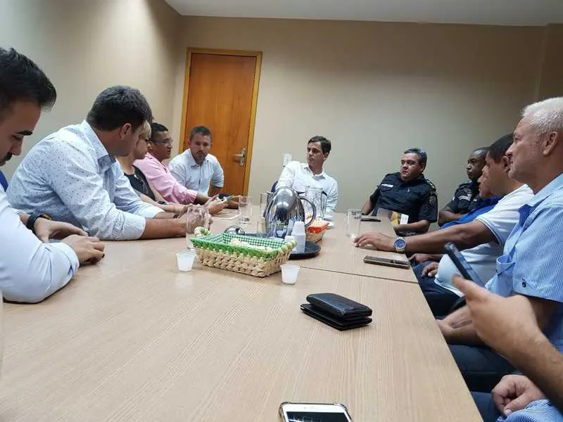 >> Prefeito se reuniu com representantes da segurança pública do município nesta semana 