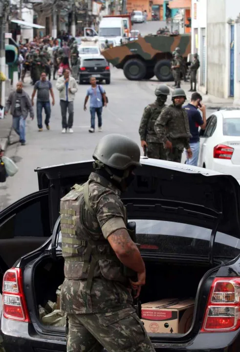  Apesar da intensificação das operações, os líderes permanecem em liberdade em SG, Niterói e Rio