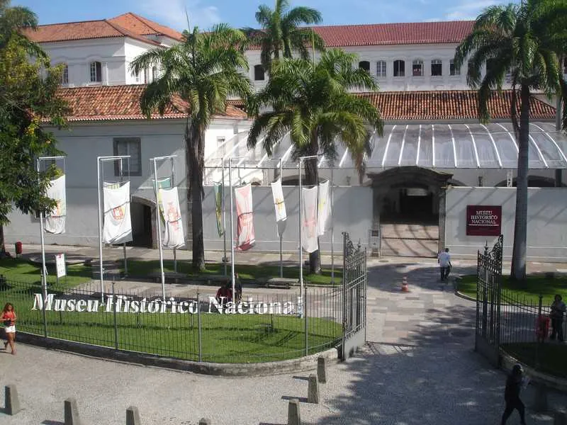 Museu Histórico Nacional fica na Praça Marechal Âncora, no Rio