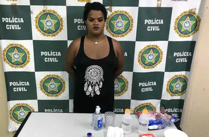  Dani confessou não ter formação para realizar os procedimentos 