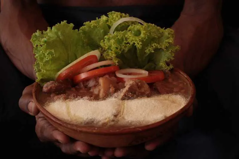 >> Feijoada será oferecida aos frequentadores durante abertura
