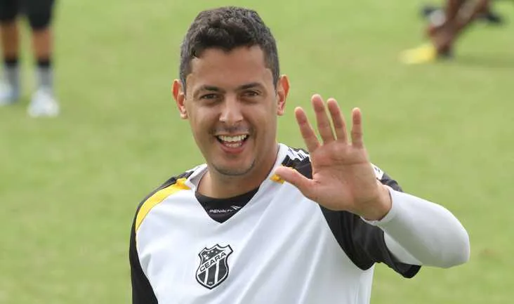 Fernando Henrique afirma ter sido vítima de 'hackers'