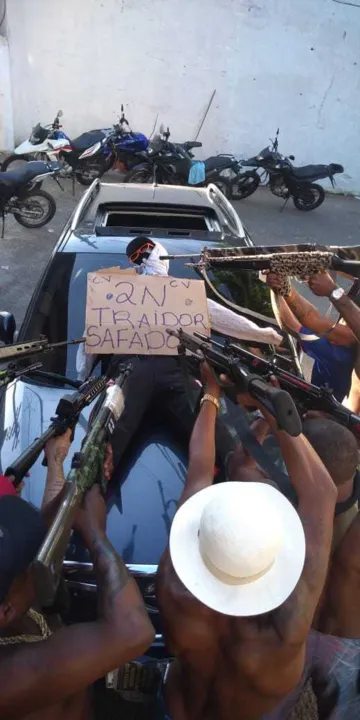 as redes sociais, traficantes do ‘CV’ declaram ‘guerra’ a ‘2N’, que teria executado ‘Piloto’ e rompido com ‘Rabicó’