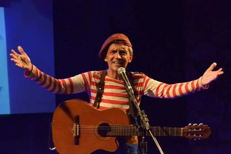 Os espetáculos reúnem contação de histórias e música