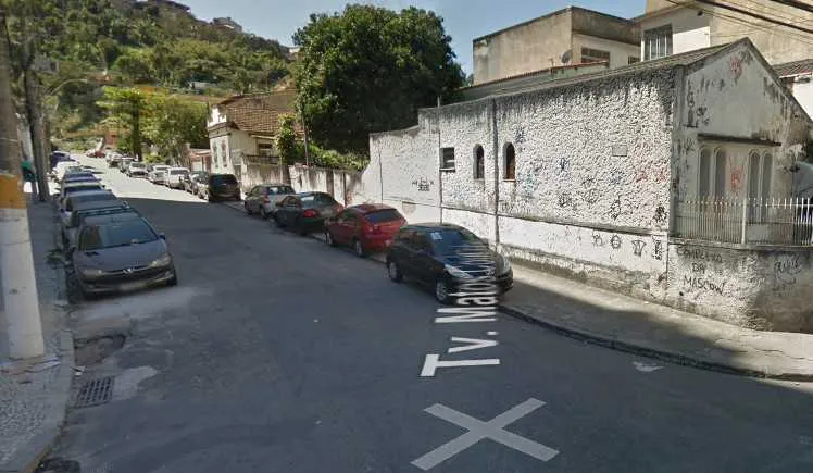 Policiais do 12ºBPM (Niterói) realizaram operação de repressão ao tráfico de drogas