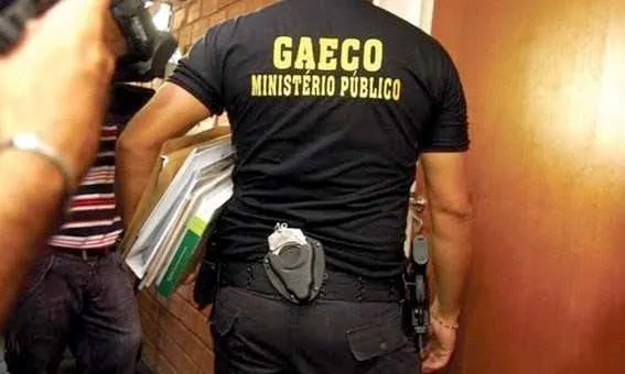Na operação, serão cumpridos mandados de prisão expedidos em nome de dez denunciados