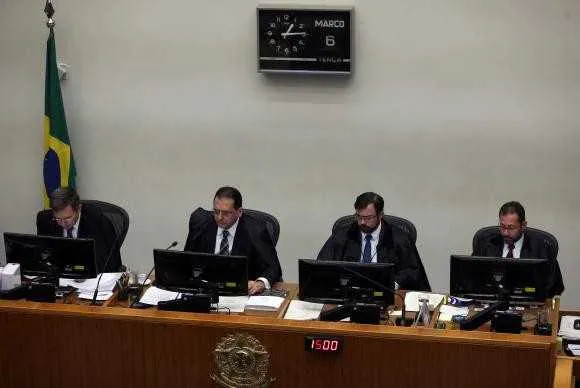 A quinta turma do STJ negou, por unanimidade, habeas corpus preventivo ao ex-presidente Lula
