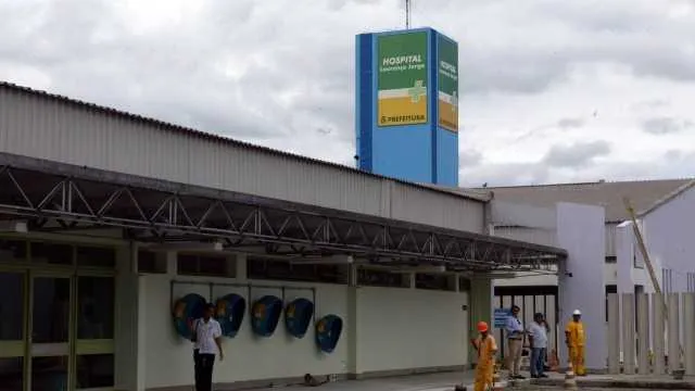 Homem deu entrada no Hospital Municipal Lourenço Jorge na tarde desta quarta-feira (8)
