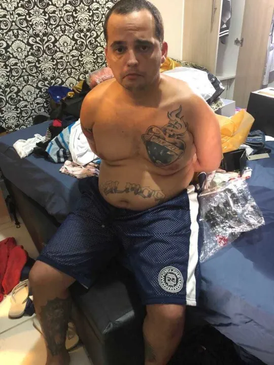 >> No apartamento onde estava 'BH', foram encontrados aparelhos celulares, dinheiro e joias