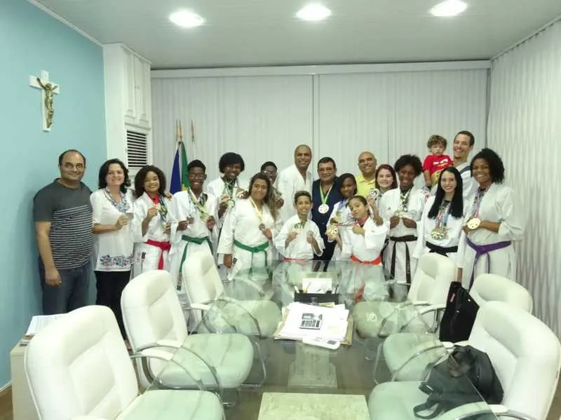  Alunos que foram para competição em Minas Gerais foram recebidos pelo prefeito José Luiz Nanci