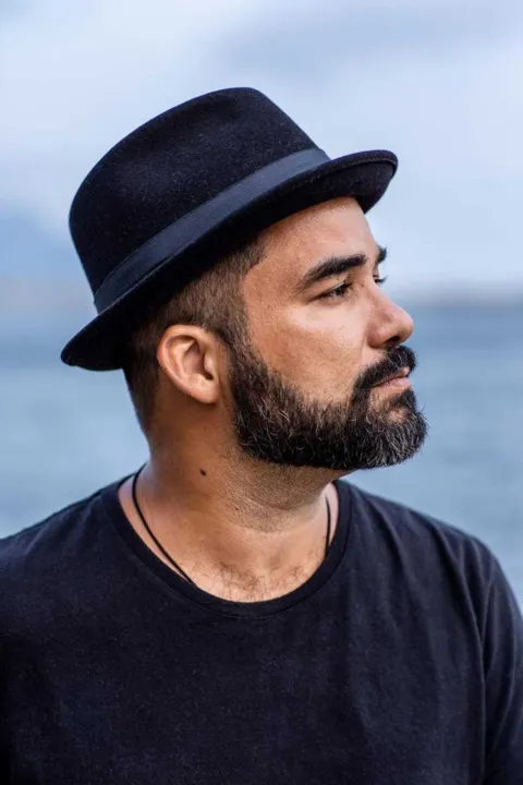 Rodrigo Santos participa com o conto 'Baratária'