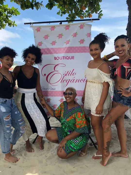 Joice e as modelos no evento  