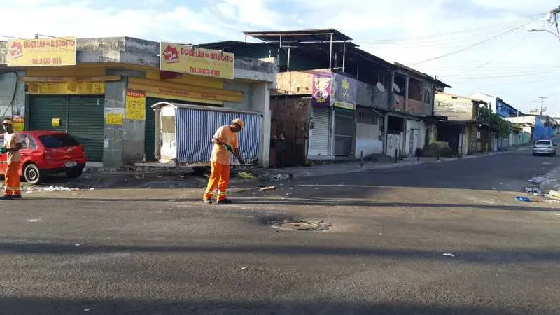 Foram mobilizado 210 garis para limpeza das ruas 
