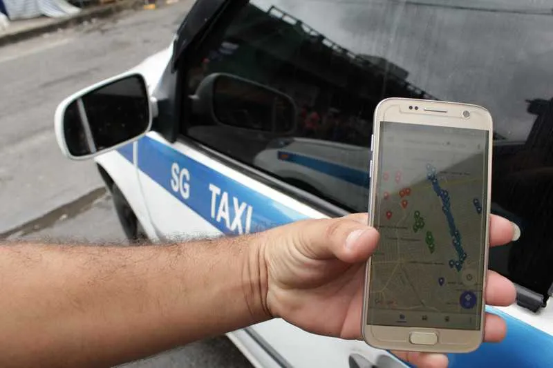 >> Mapa do canal ‘Tem Barricada Aí?’ já conta com mais de 300 pontos com barreiras do tráfico