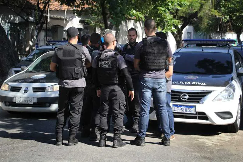 Aparelho, que seria levado pela Flordelis até os policiais, teria desaparecido