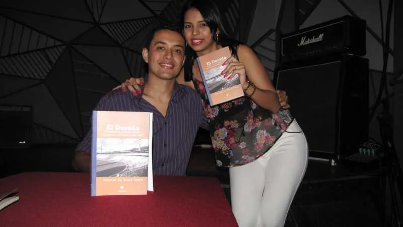 Eduardo vive em Niterói e escreveu um livro sobre o futebol colombiano e recentemente tornou-se fez de seu hobby, um esporte