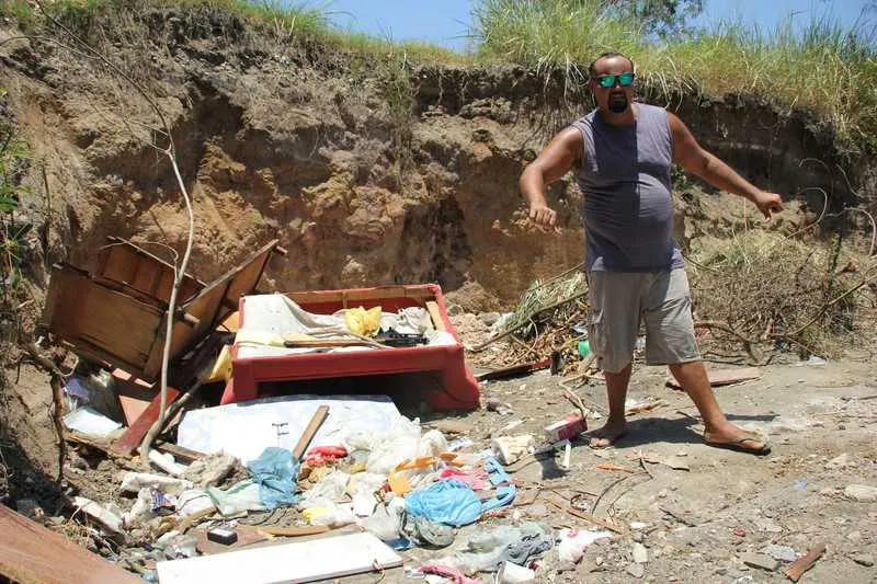 ‘Lixões a céu aberto’ atraem insetos e roedores ao local e ainda representam risco quando chove